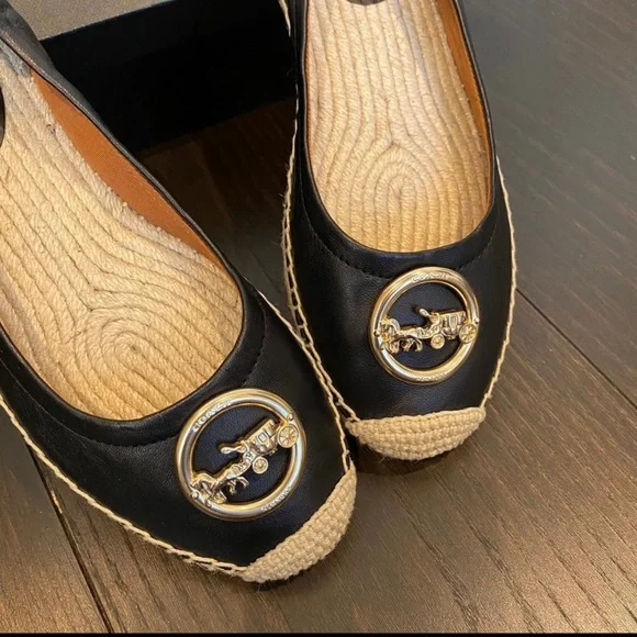 Coach women flats - Picture 2 of 3